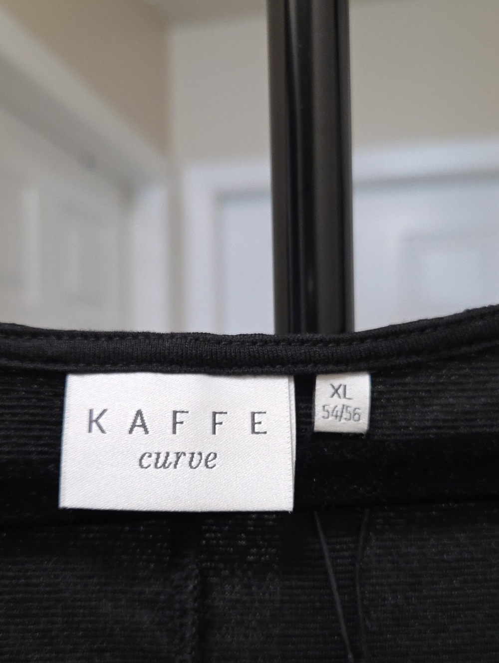 NWT Kaffe Curve Black Textured V-Neck Gathered Front Dress Plus Size Long Sleeve - Picture 4 of 8